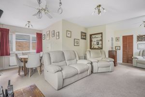 Lounge/Diner- click for photo gallery